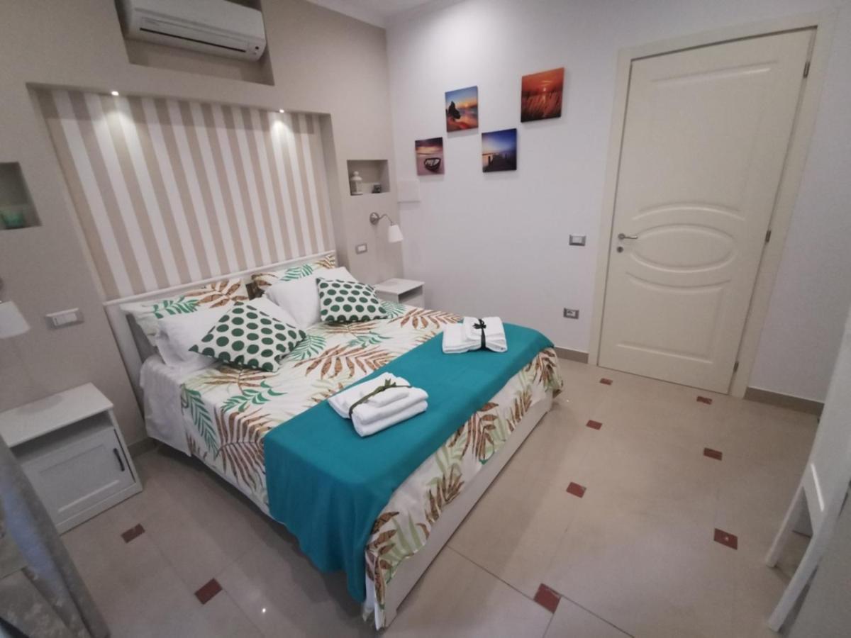 Bed and Breakfast Le Stanze Di Eli E Gio Кастелламмаре-ди-Стабия Экстерьер фото