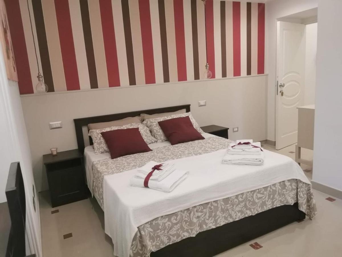 Bed and Breakfast Le Stanze Di Eli E Gio Кастелламмаре-ди-Стабия Экстерьер фото