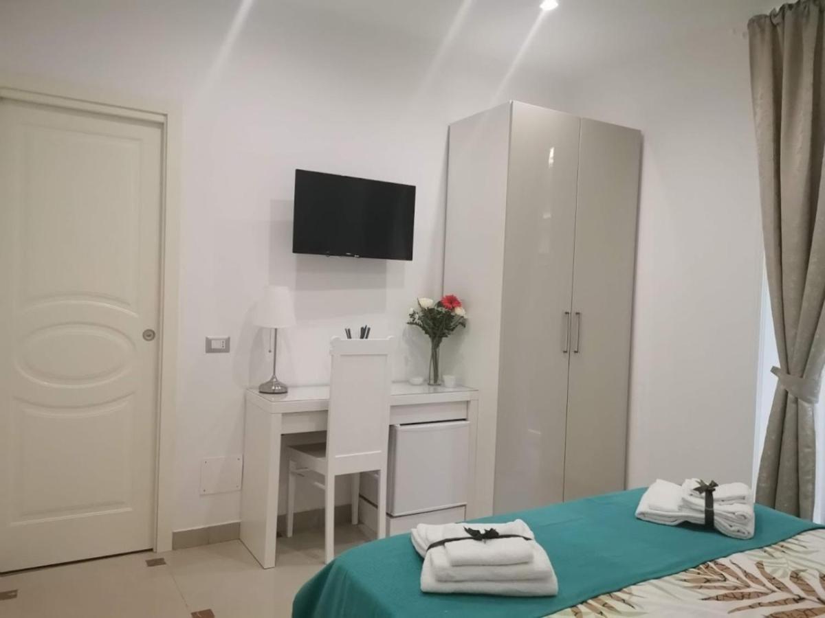 Bed and Breakfast Le Stanze Di Eli E Gio Кастелламмаре-ди-Стабия Экстерьер фото